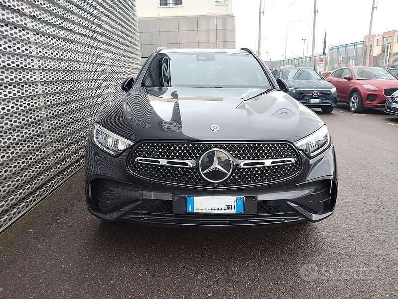 Usata Mercedes GLC300e AMG line 333 CV (244 kW) 2024 Grigio SUV