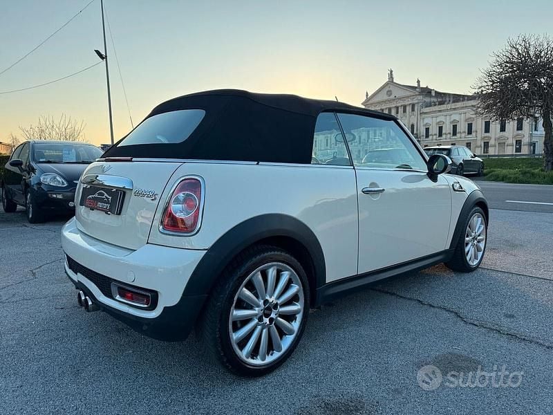 Usata Mini Cooper S Cabriolet 184 CV (135 kW) 2011 Beige Cabrio