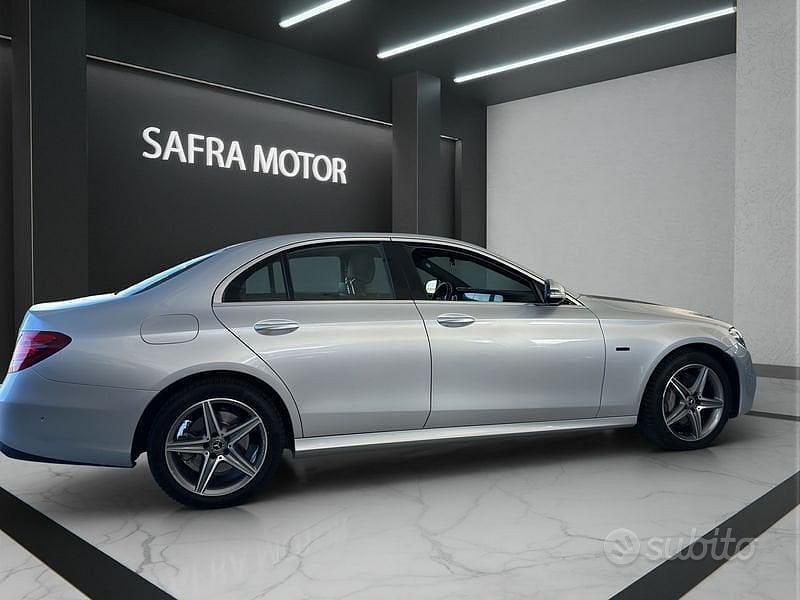 Usata Mercedes E300 Premium 306 CV (225 kW) 2020 Grigio Berlina
