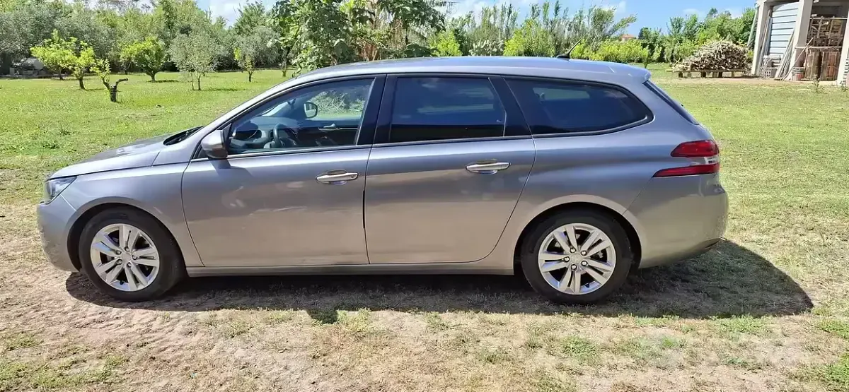 Usata Peugeot 308 SW 120 CV (88 kW) 2015 Grigio Station wagon