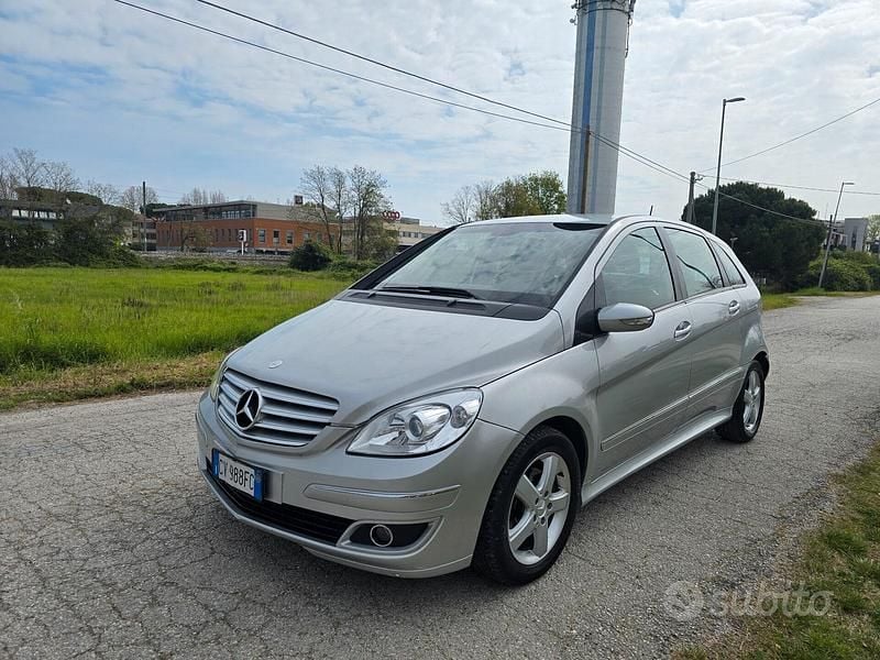 Usata Mercedes B180 2006 Grigio Monovolume