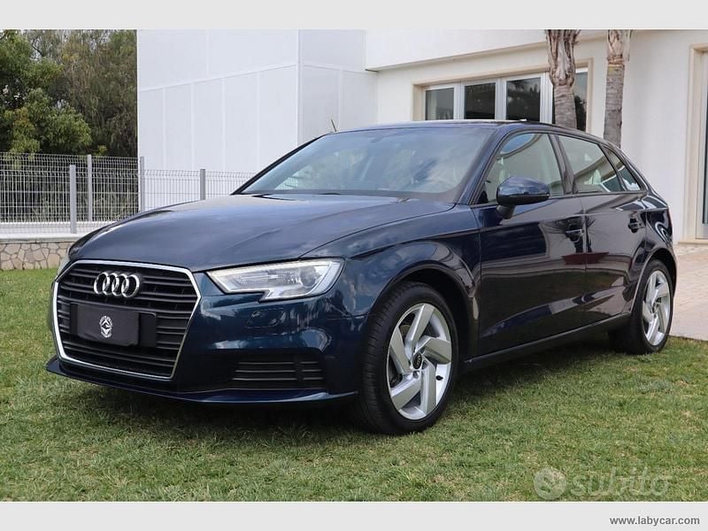 Usata Audi A3 Business 116 CV (85 kW) 2019 Blu Berlina