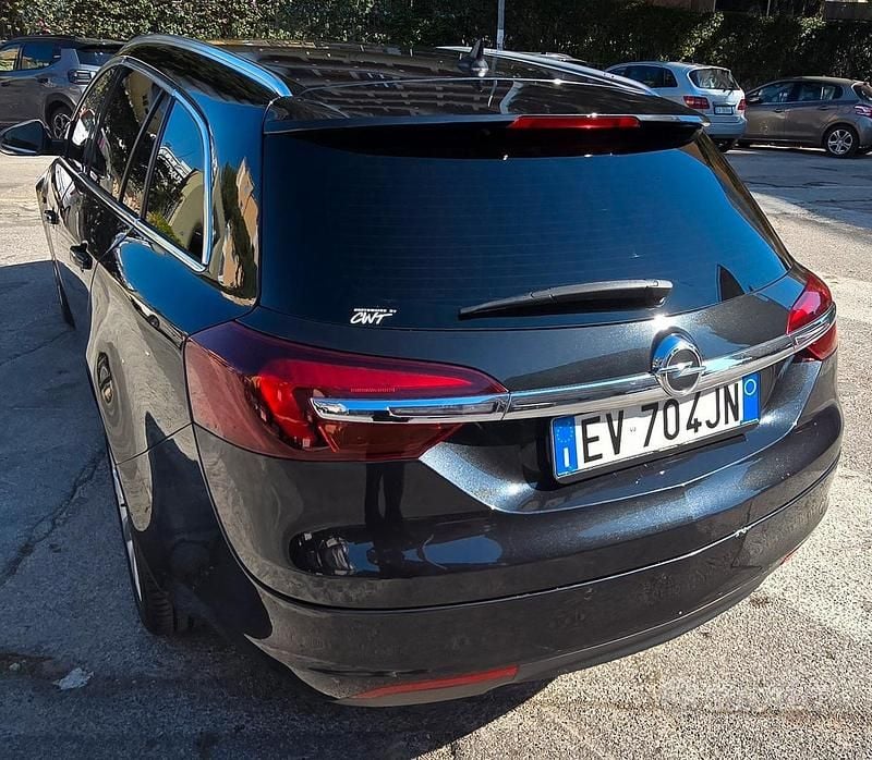 Usata Opel Insignia 131 CV (96 kW) 2014 Nero Station wagon
