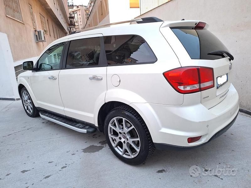 Usata Fiat Freemont Lounge 170 CV (125 kW) 2012 Bianco SUV