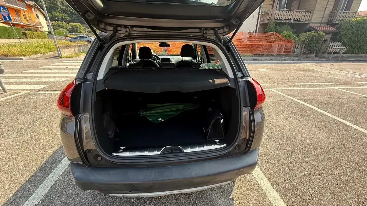Usata Peugeot 2008 Allure 83 CV (61 kW) 2019 Grigio SUV