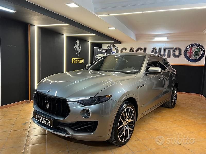 Usata Maserati Levante GranLusso 250 CV (183 kW) 2018 Grigio SUV
