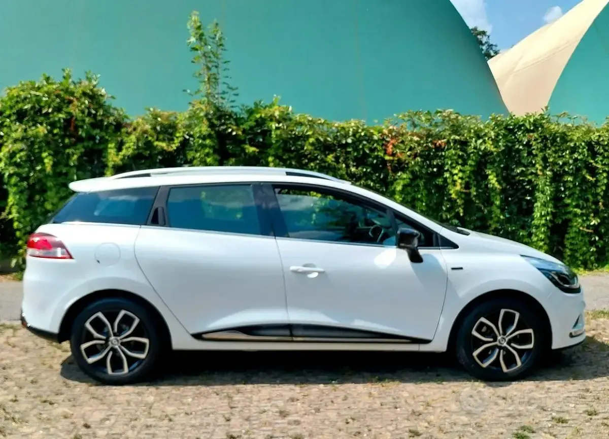 Usata Renault Clio 90 CV (66 kW) 2018 Bianco Station wagon