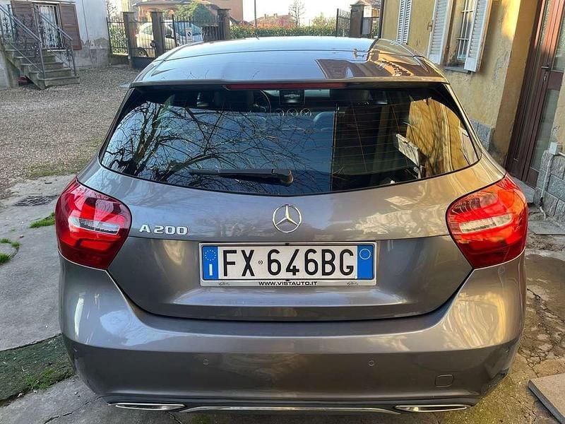 Usata Mercedes 200 156 CV (114 kW) 2017 Grigio Berlina