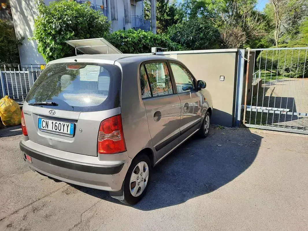 Usata Hyundai Atos Active 58 CV (42 kW) 2004 Grigio Utilitaria