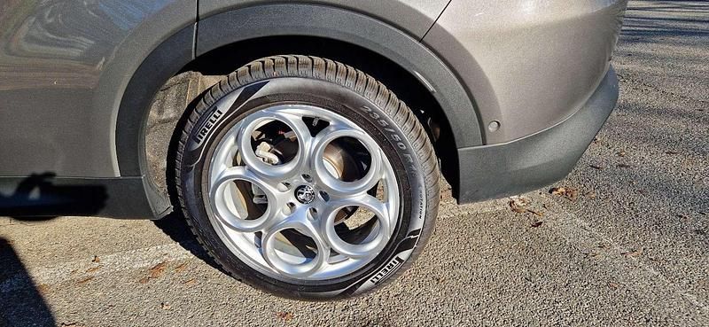 Usata Alfa Romeo Tonale Sprint 131 CV (96 kW) 2023 Grigio SUV