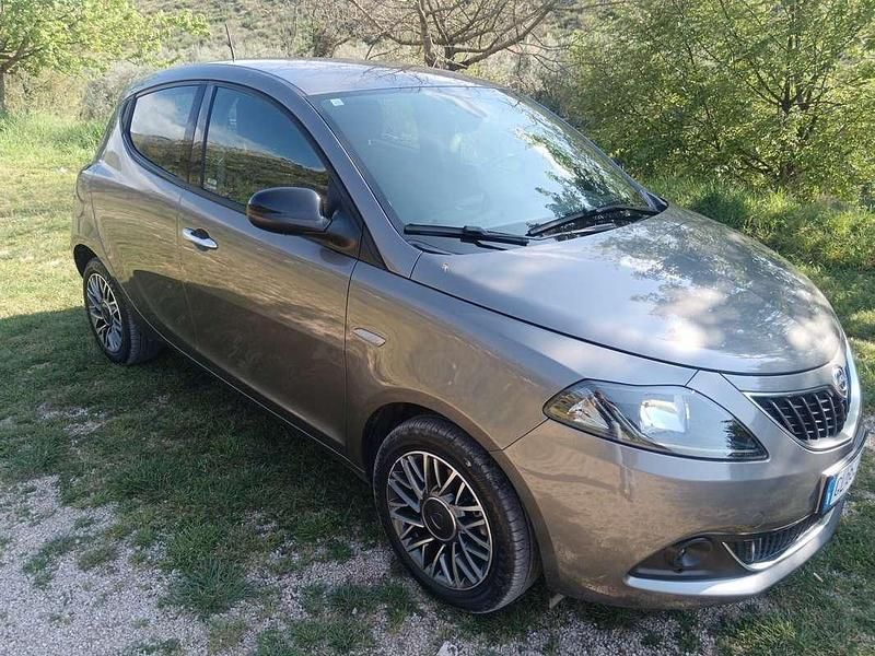 Usata Lancia Ypsilon Gold 69 CV (50 kW) 2022 Utilitaria