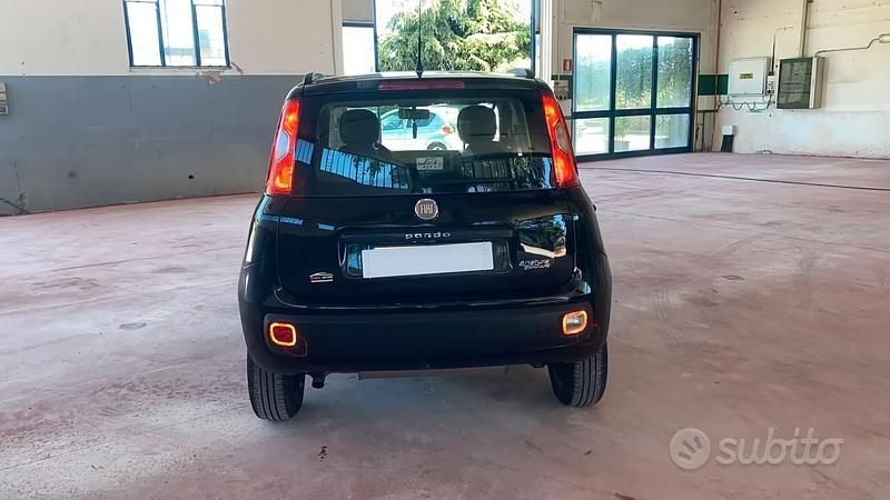 Usata Fiat Panda Lounge 85 CV (62 kW) 2015 Nero Utilitaria