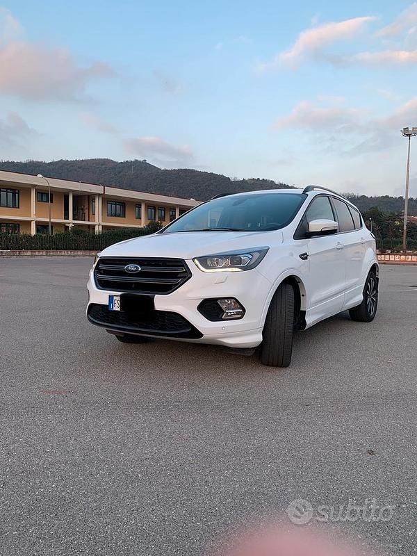 Usata Ford Kuga ST-Line 120 CV (88 kW) 2018 Bianco SUV