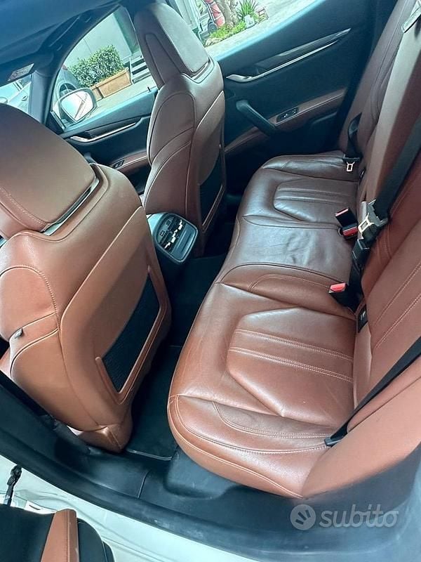 Usata Maserati Ghibli GT 275 CV (202 kW) 2019 Bianco Berlina