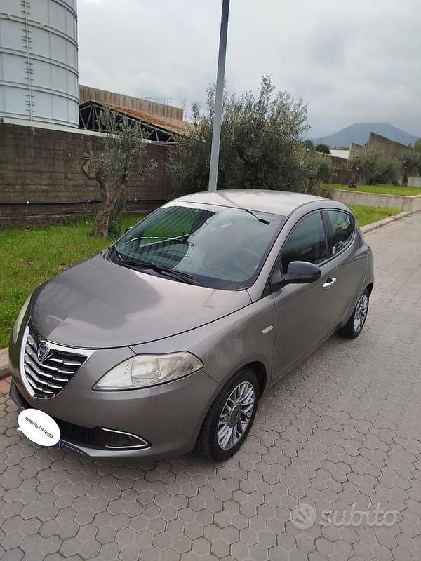 Usata Lancia Ypsilon 95 CV (69 kW) 2011 Grigio Utilitaria