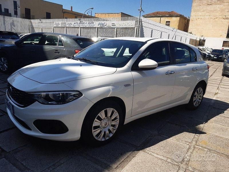 Usata Fiat Tipo Lounge 95 CV (69 kW) 2016 Bianco Berlina