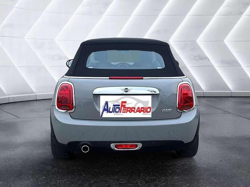 Usata Mini Cooper Cabriolet 102 CV (75 kW) 2020 Argento Cabrio