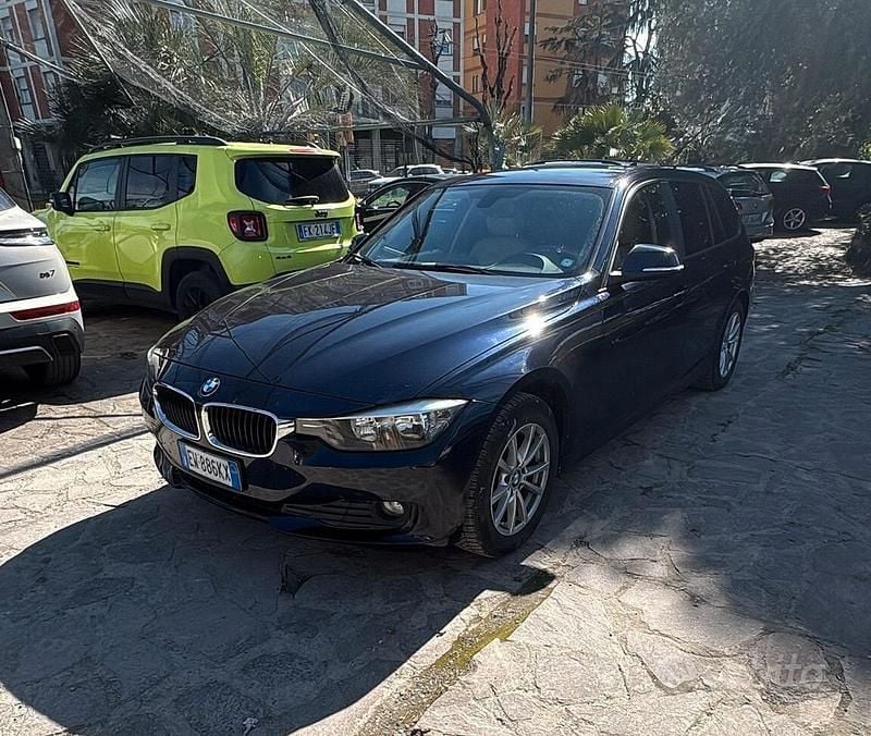 Usata BMW 318 142 CV (104 kW) 2014 Blu Berlina