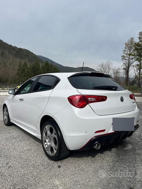 Usata Alfa Romeo Giulietta Sprint 120 CV (88 kW) 2018 Bianco Utilitaria