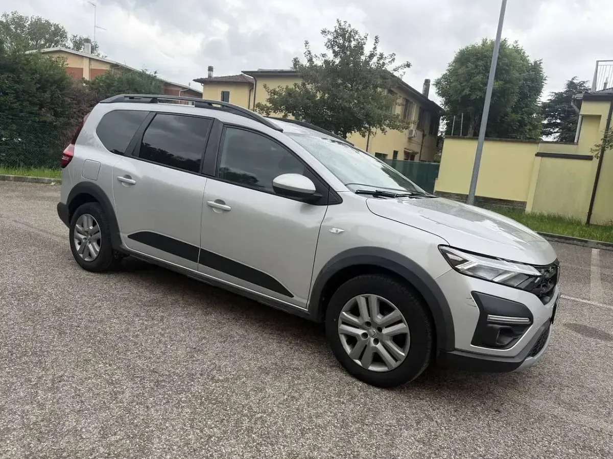 Usata Dacia Jogger 101 CV (74 kW) 2022 Argento Monovolume