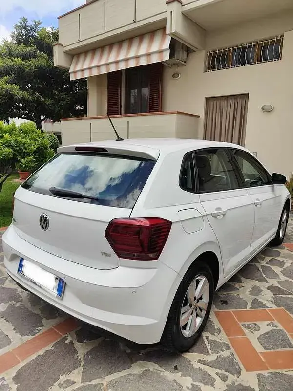 Usata VW Polo Comfortline 90 CV (66 kW) 2019 Bianco Utilitaria