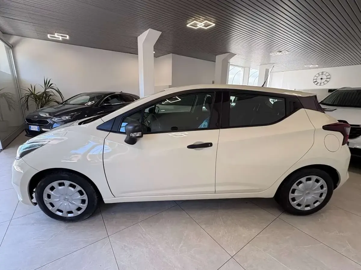 Usata Nissan Micra Acenta 71 CV (52 kW) 2018 Beige Utilitaria