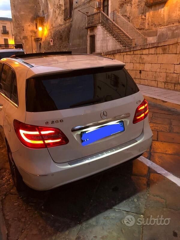 Usata Mercedes B200 Premium 156 CV (114 kW) 2013 Bianco Monovolume