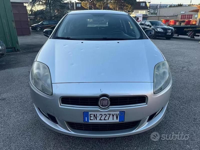 Usata Fiat Bravo Easy 90 CV (66 kW) 2012 Grigio Utilitaria