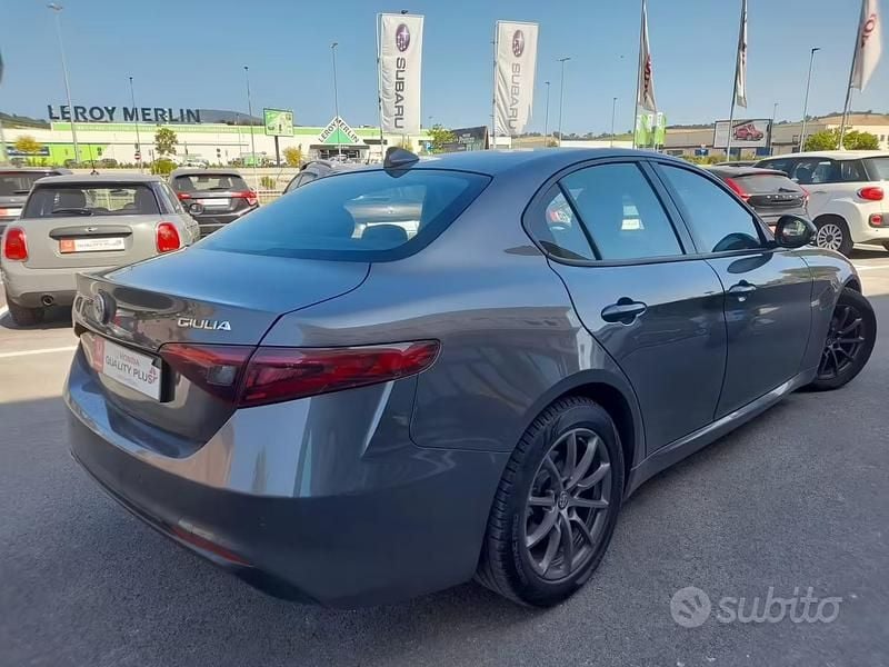 Occasion Alfa Romeo Giulia Business 150 ch (110 kW) 2017 Gris Berline