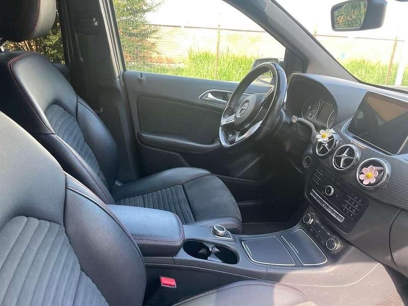 Usata Mercedes B180 Premium 109 CV (80 kW) 2017 Grigio Monovolume