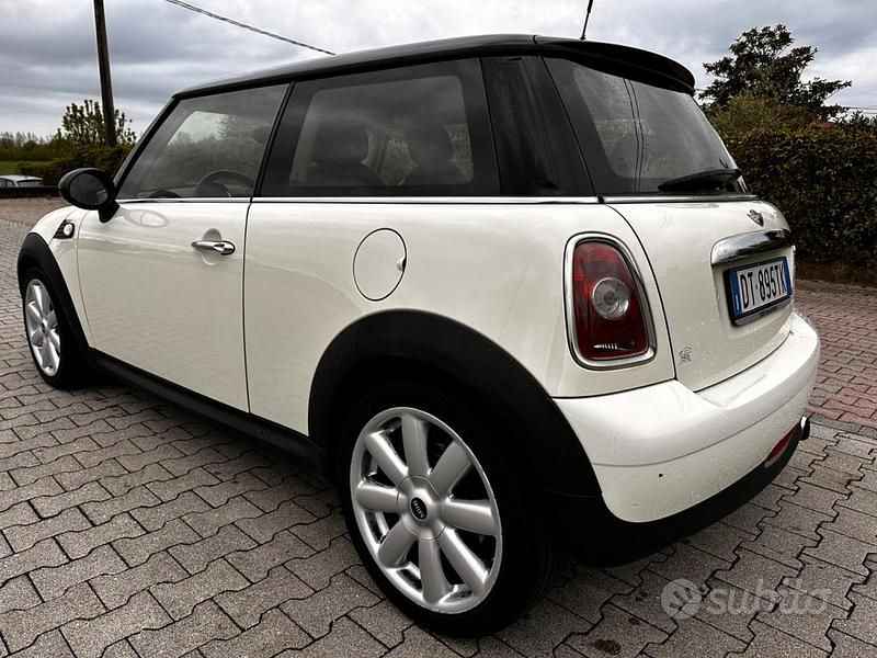 Usata Mini Cooper Coupé 120 CV (88 kW) 2008 Bianco Coupé