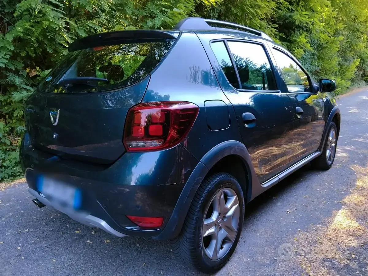 Usata Dacia Sandero Stepway 90 CV (66 kW) 2018 Grigio Berlina