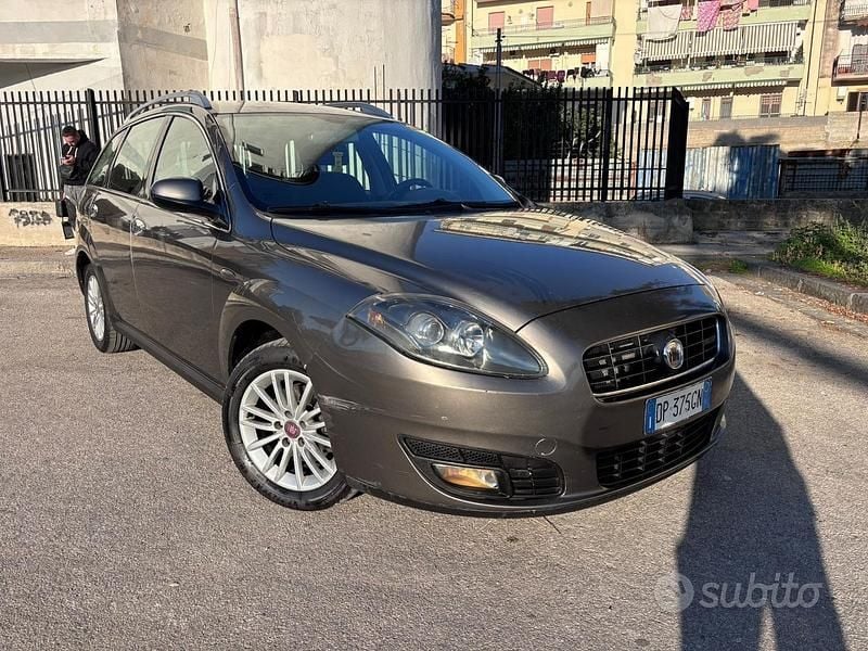 Marrone Usata 2010 Fiat Croma Station wagon | 1750 € (Buon prezzo) - Immagine 1/4
