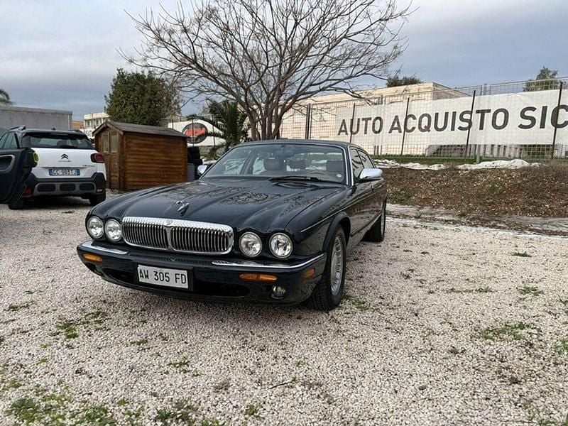 Verde Usata 1998 Jaguar XJ Tre volumi | 15.990 € - Immagine 1/4