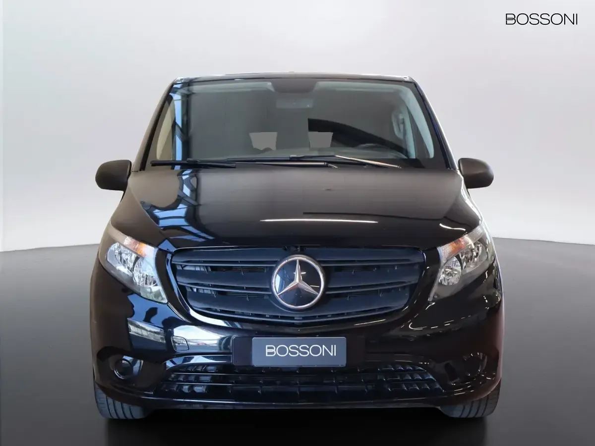 Usata Mercedes Vito 136 CV (100 kW) 2023 Nero Furgone