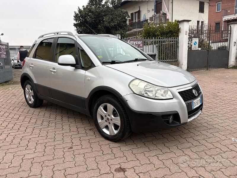 Usata Fiat Sedici 120 CV (88 kW) 2008 Grigio SUV