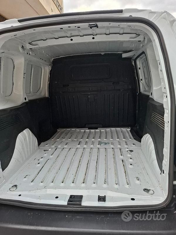 Usata Fiat Doblò 130 CV (95 kW) 2023 Monovolume