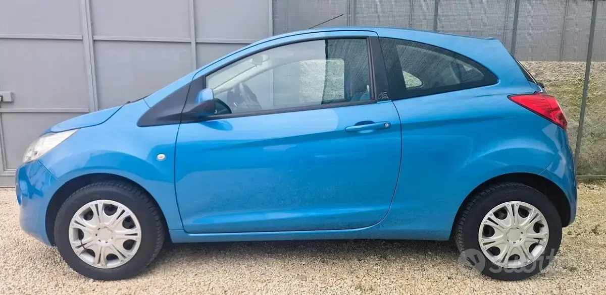 Usata Ford Ka Titanium 75 CV (55 kW) 2010 Bluazzurro Utilitaria
