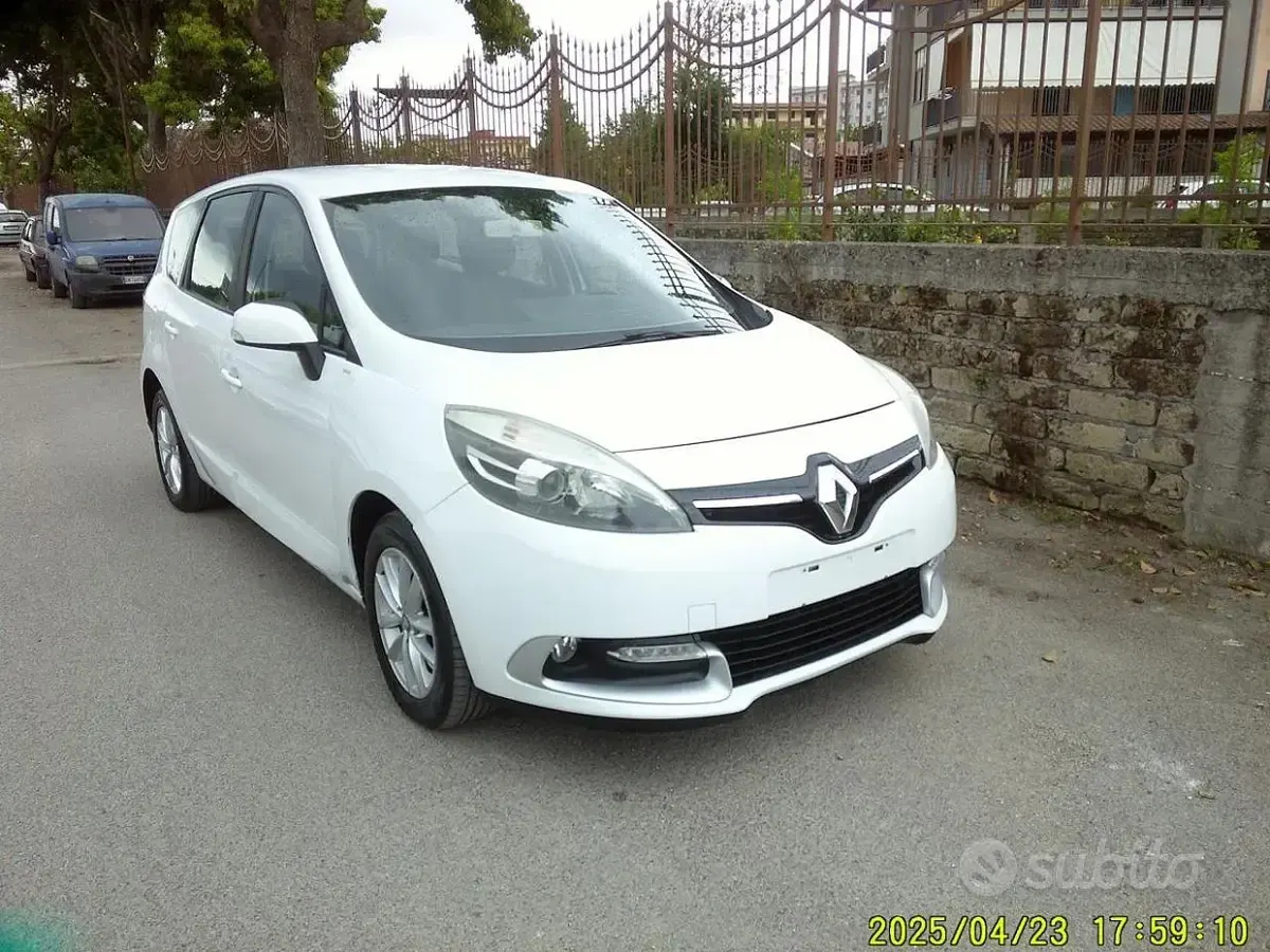 Usata Renault Scénic 110 CV (80 kW) 2014 Bianco Monovolume