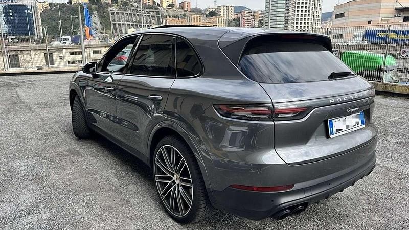 Usata Porsche Cayenne 340 CV (250 kW) 2020 Grigio SUV