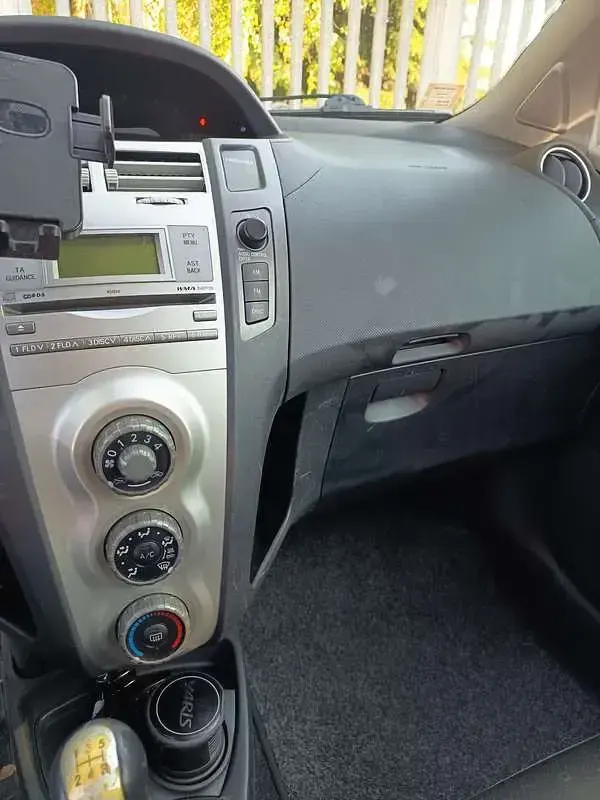 Usata Toyota Yaris Sol 65 CV (47 kW) 2007 Utilitaria