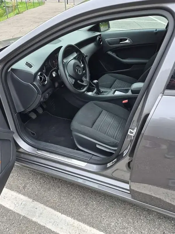 Usata Mercedes A160 90 CV (66 kW) 2016 Grigio Berlina