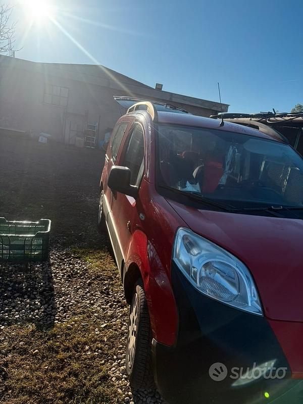 Usata Peugeot Bipper 75 CV (55 kW) 2010 Monovolume