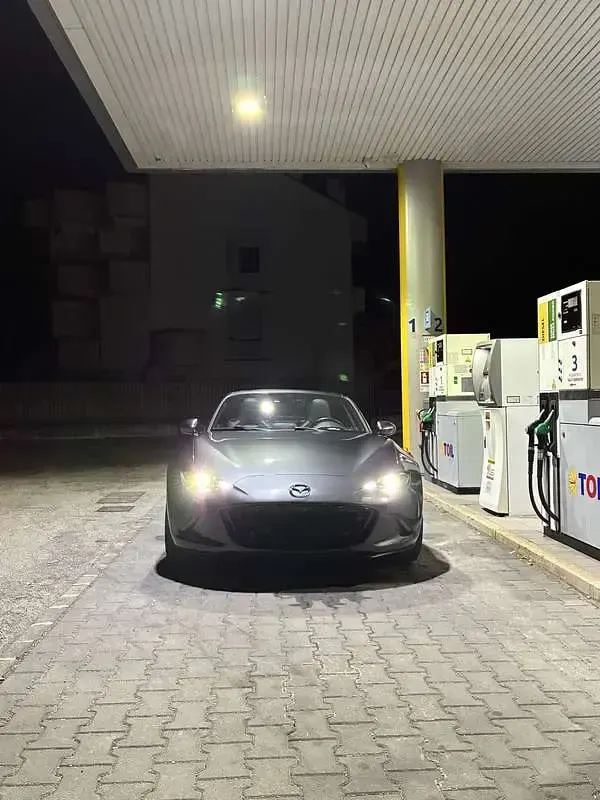 Usata Mazda MX5 Inclusive 160 CV (117 kW) 2018 Grigio Cabrio