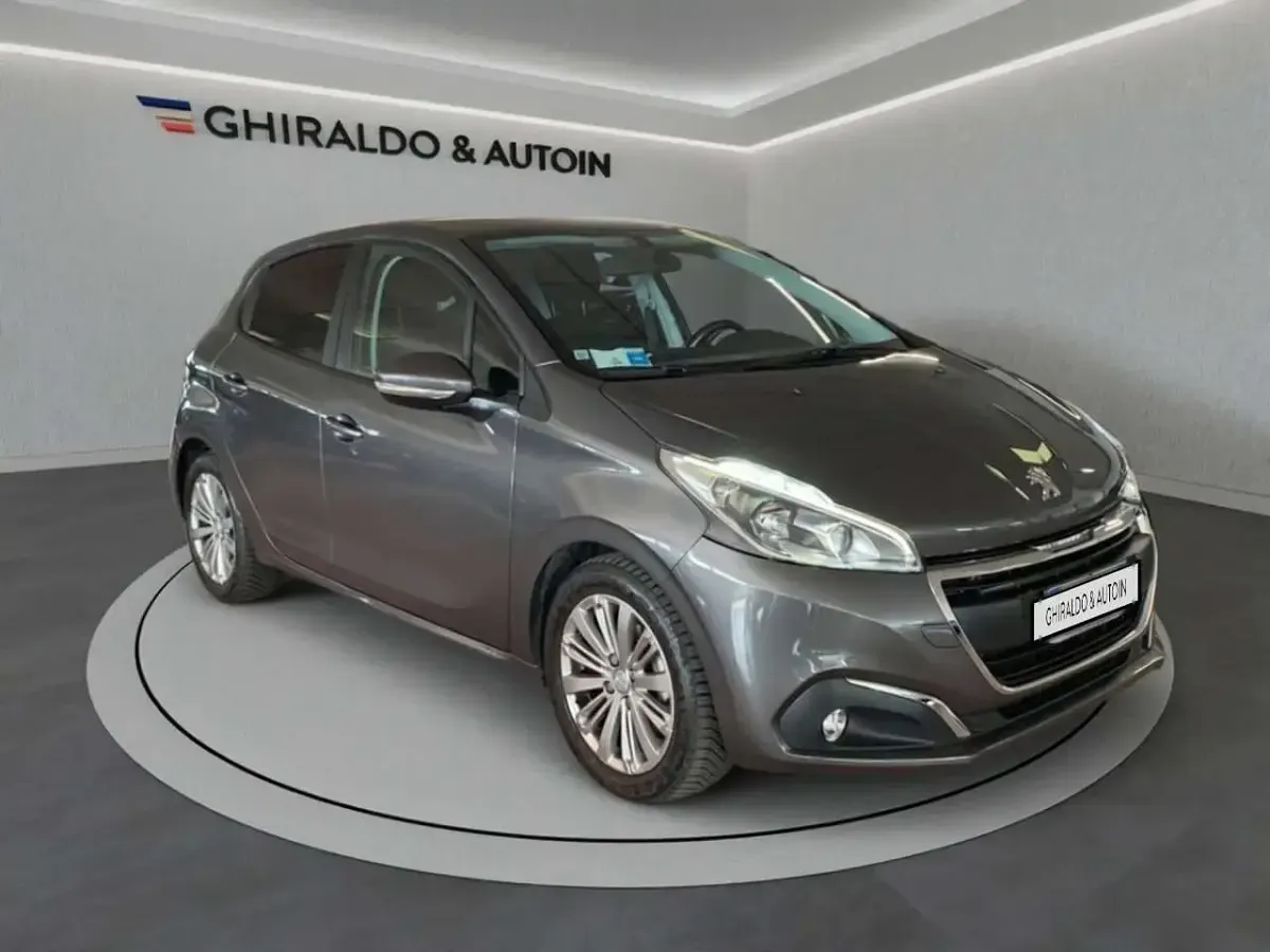 Usata Peugeot 208 Active 102 CV (75 kW) 2019 Grigio Utilitaria
