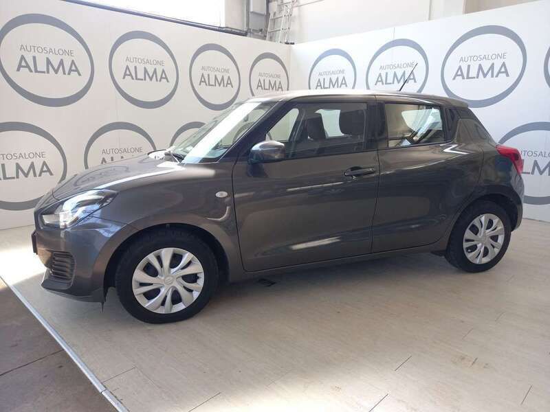 Usata Suzuki Swift Cool 83 CV (61 kW) 2021 Grigio scuro Utilitaria
