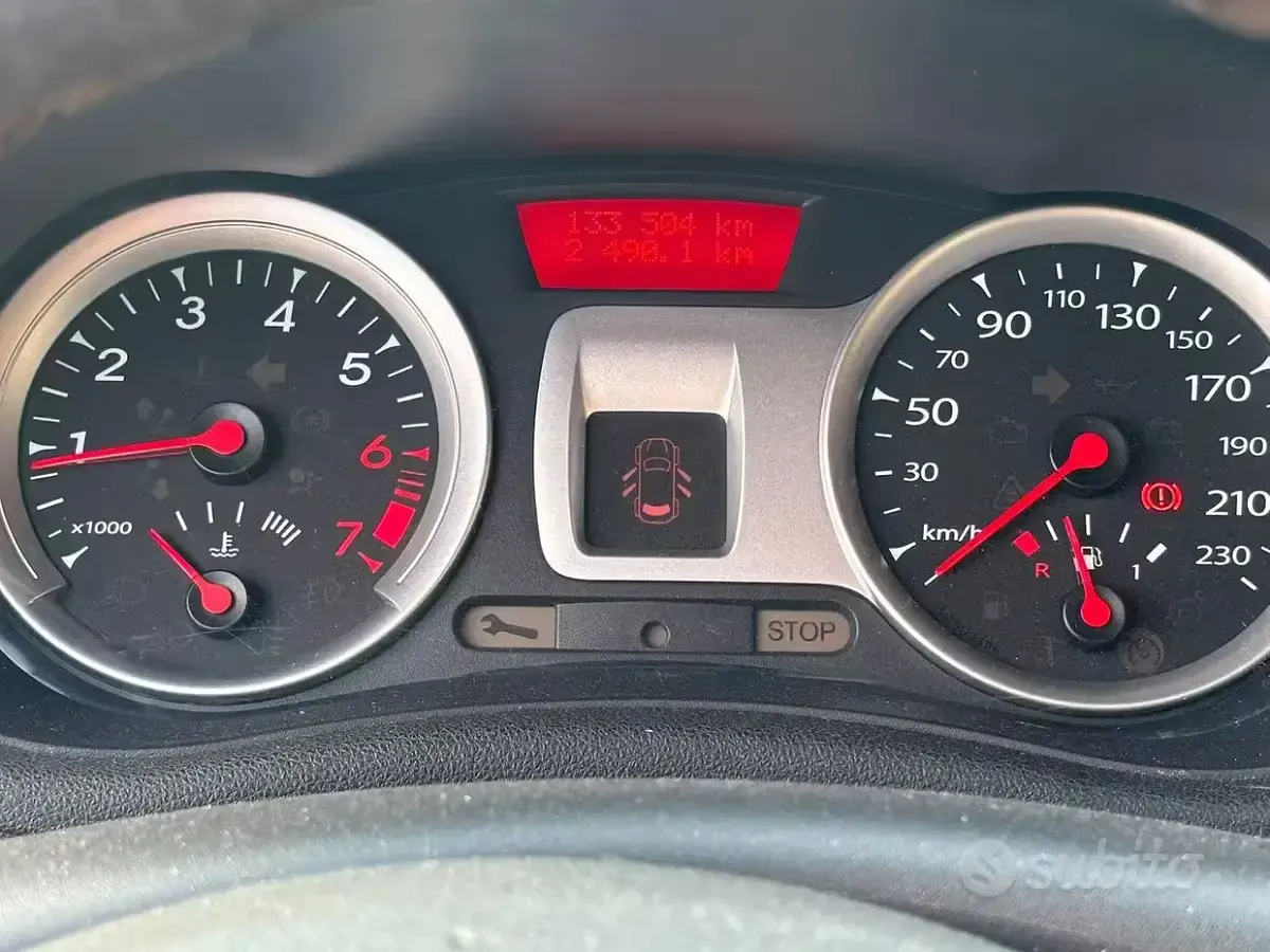 Usata Renault Clio II 75 CV (55 kW) 2010 Grigio Berlina