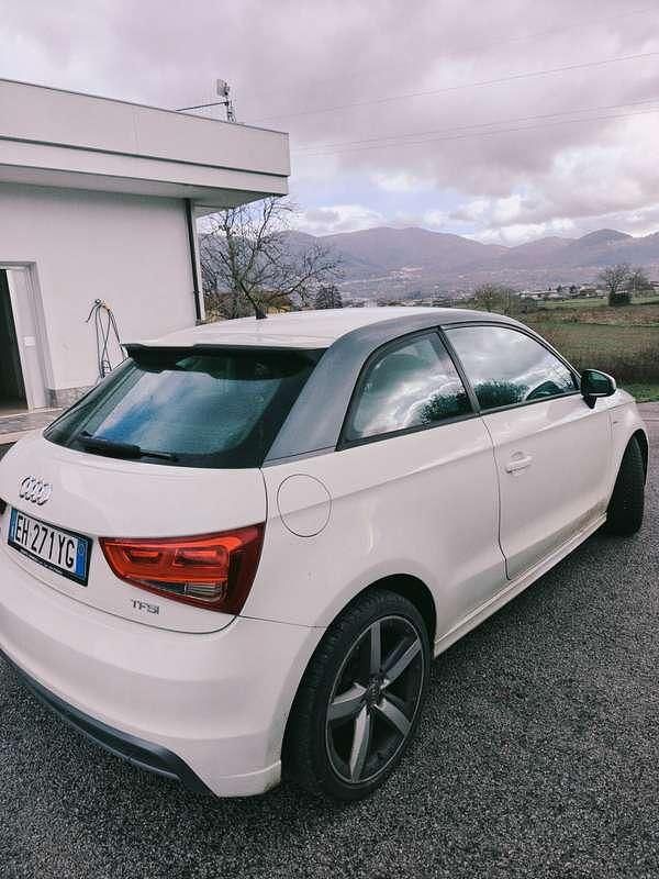 Usata Audi A1 Ambition 122 CV (89 kW) 2011 Bianco Utilitaria