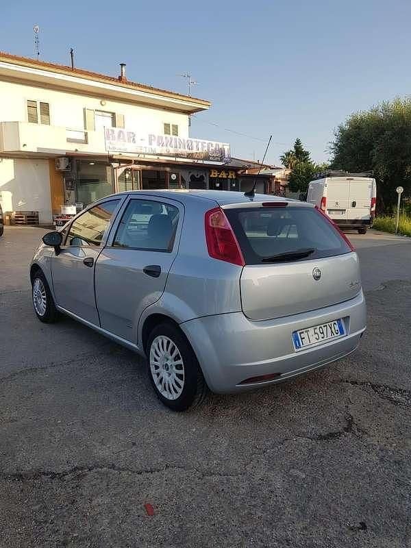 Usata Fiat Grande Punto Dynamic 65 CV (47 kW) 2007 Utilitaria