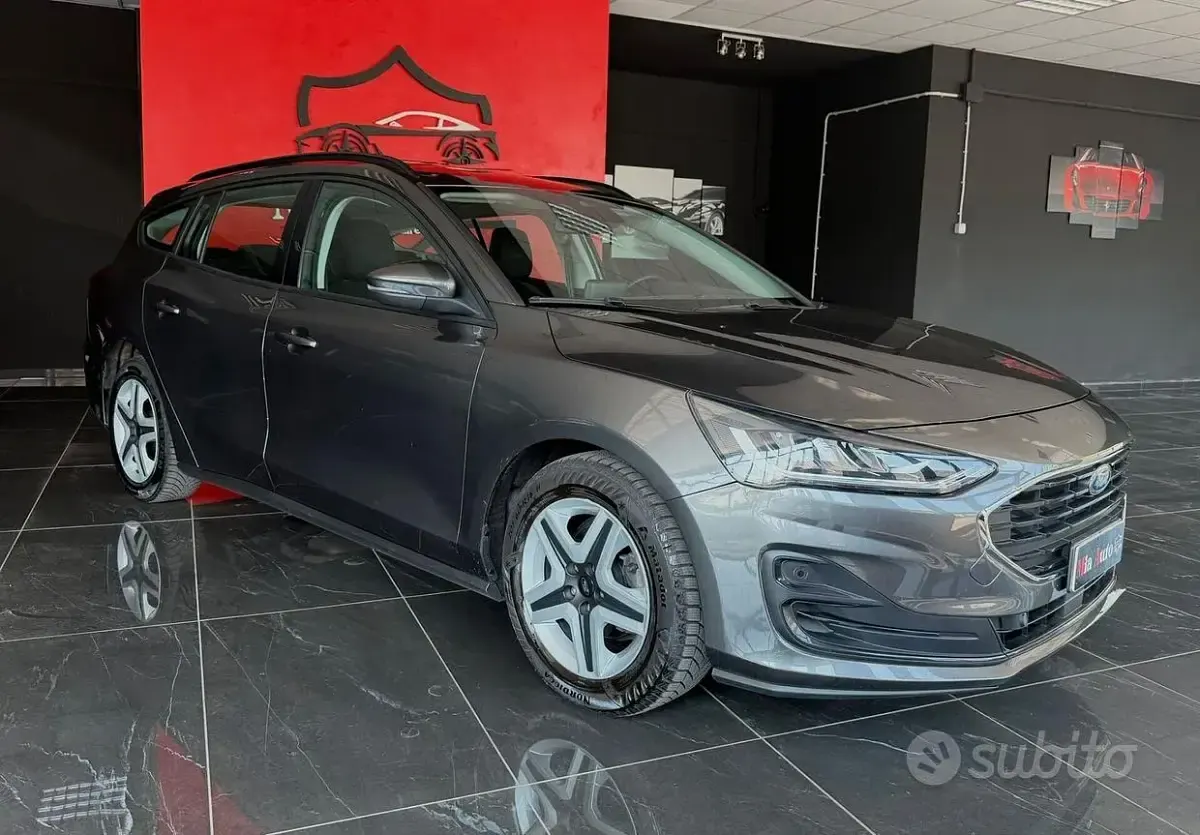 Usata Ford Focus ST-Line 120 CV (88 kW) 2022 Grigio Station wagon